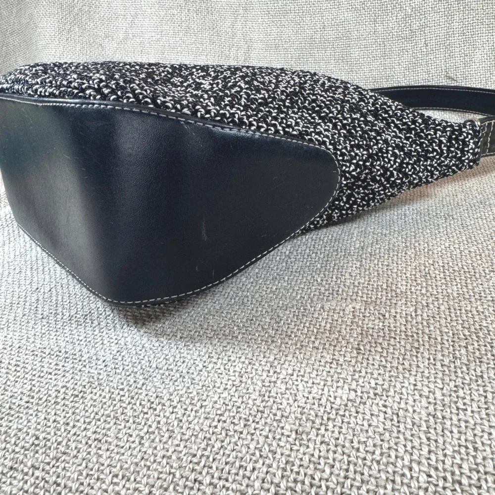 Early 2000s The Sak‎ Elliott Luca Knit Shoulder Bag Black White